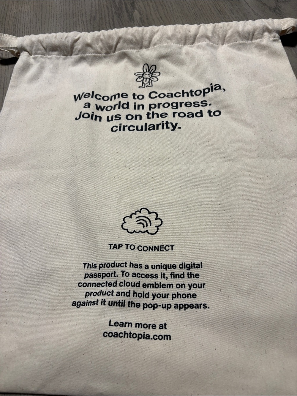 Coach Coachtopia Drawstring Dust Bag in Natural and Black - Picture 2 of 5
